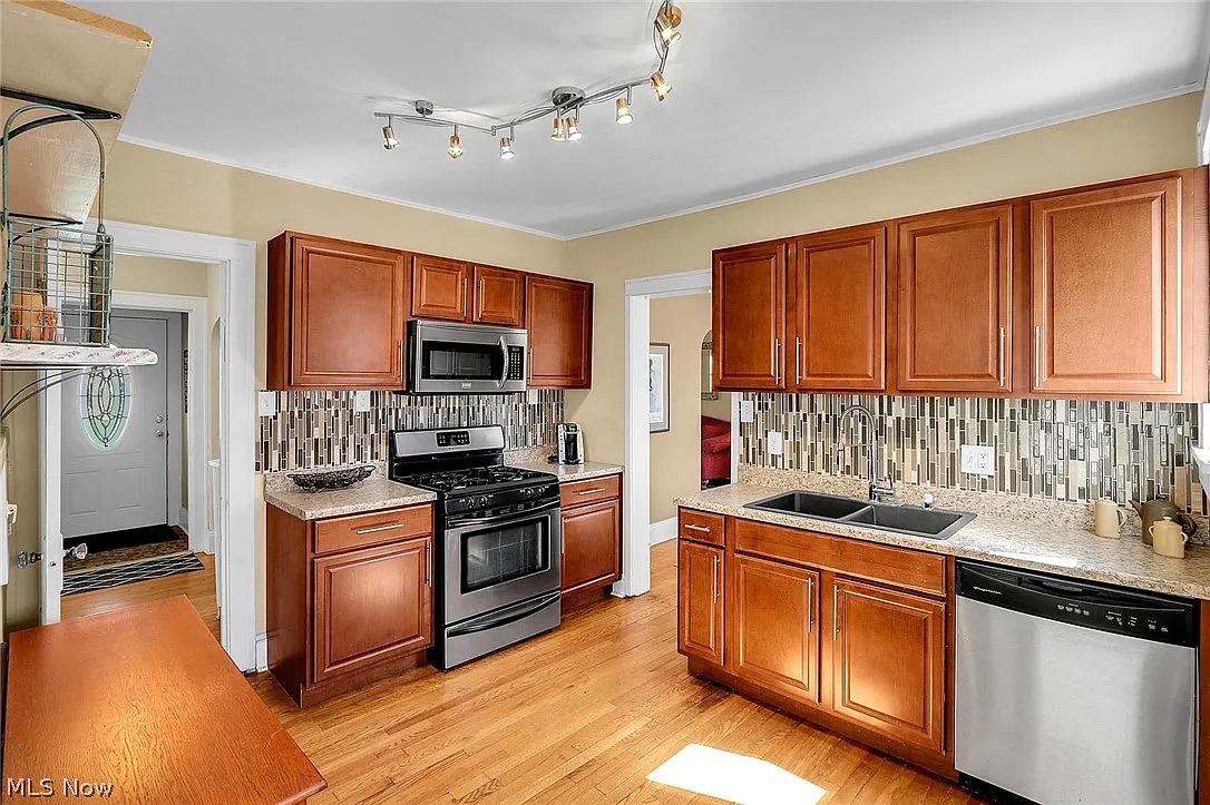 Kitchen 2